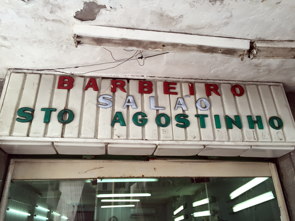 A barber in Leblon, with its runaway tilde.