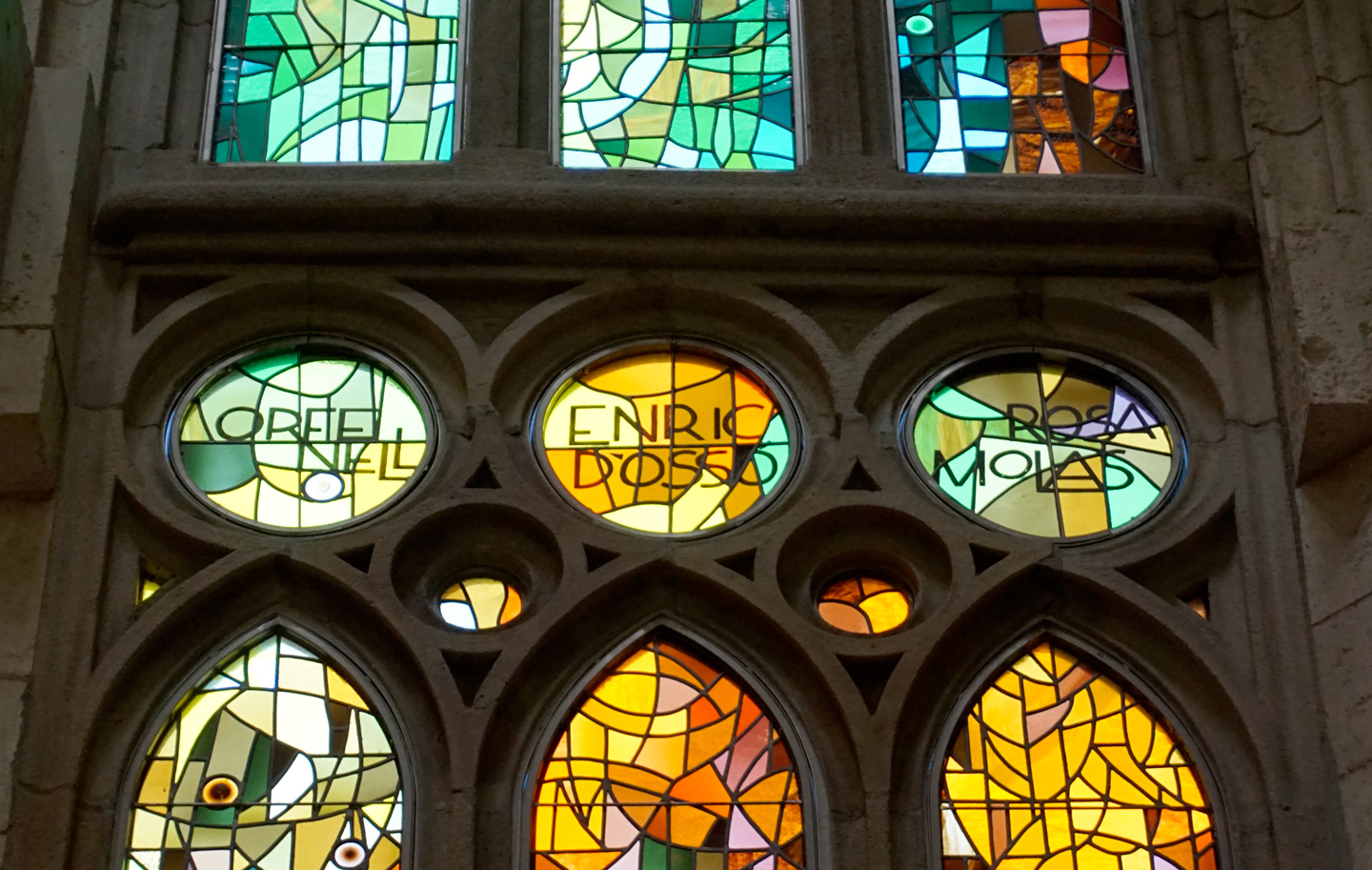 Art Deco style sans-serifs on the stained glass panels